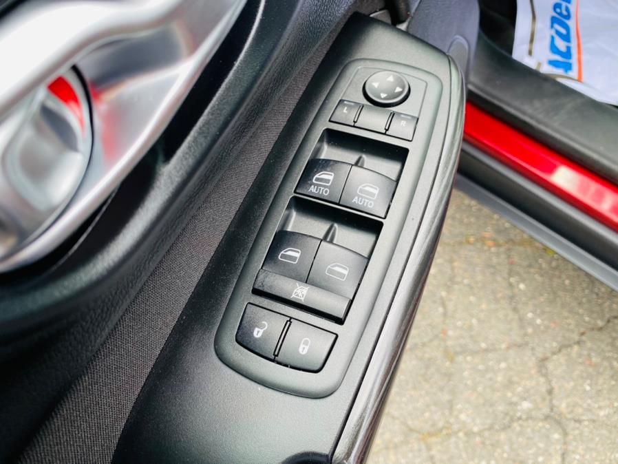 Used Jeep Cherokee 4WD 4dr Latitude 2014 | Supreme Automotive. New Britain, Connecticut Used Jeep Cherokee 4WD 4dr Latitude 2014 | Supreme Automotive. New Britain, Connecticut