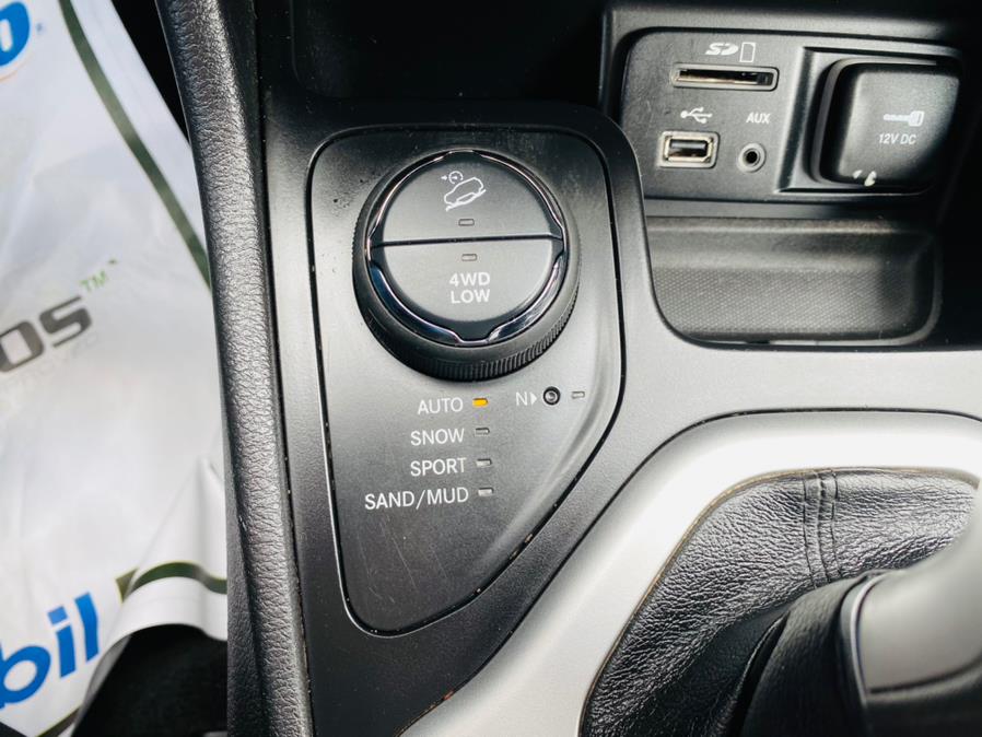 Used Jeep Cherokee 4WD 4dr Latitude 2014 | Supreme Automotive. New Britain, Connecticut Used Jeep Cherokee 4WD 4dr Latitude 2014 | Supreme Automotive. New Britain, Connecticut
