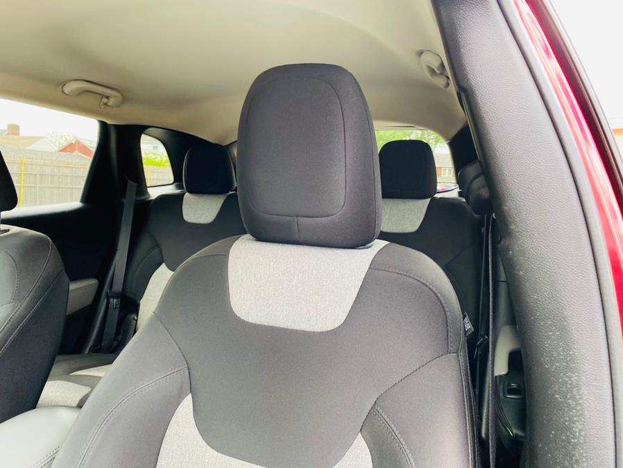 Used Jeep Cherokee 4WD 4dr Latitude 2014 | Supreme Automotive. New Britain, Connecticut Used Jeep Cherokee 4WD 4dr Latitude 2014 | Supreme Automotive. New Britain, Connecticut