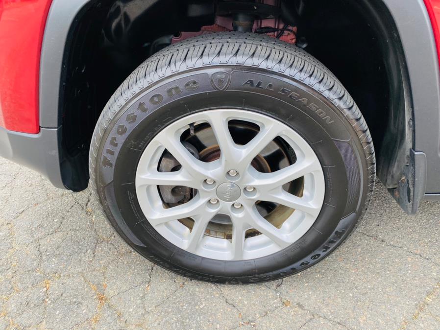 Used Jeep Cherokee 4WD 4dr Latitude 2014 | Supreme Automotive. New Britain, Connecticut Used Jeep Cherokee 4WD 4dr Latitude 2014 | Supreme Automotive. New Britain, Connecticut
