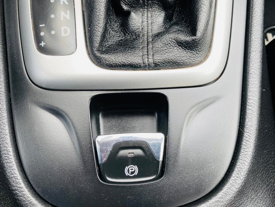 Used Jeep Cherokee 4WD 4dr Latitude 2014 | Supreme Automotive. New Britain, Connecticut Used Jeep Cherokee 4WD 4dr Latitude 2014 | Supreme Automotive. New Britain, Connecticut