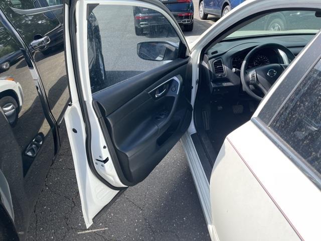 Used Nissan Altima 2.5 S 2015 | Blasius Federal Road. Brookfield, Connecticut Used Nissan Altima 2.5 S 2015 | Blasius Federal Road. Brookfield, Connecticut