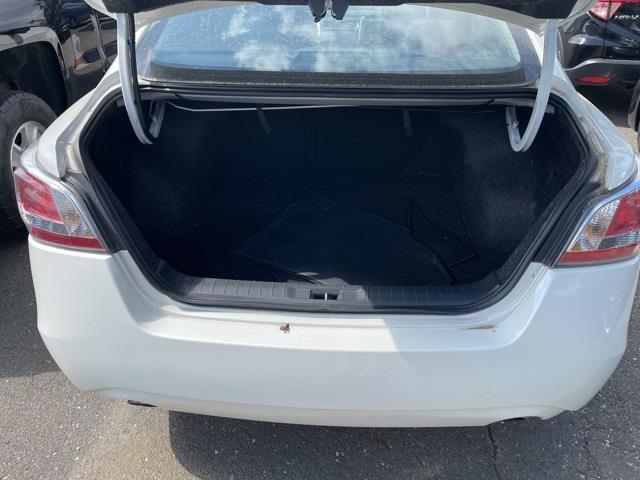 Used Nissan Altima 2.5 S 2015 | Blasius Federal Road. Brookfield, Connecticut Used Nissan Altima 2.5 S 2015 | Blasius Federal Road. Brookfield, Connecticut