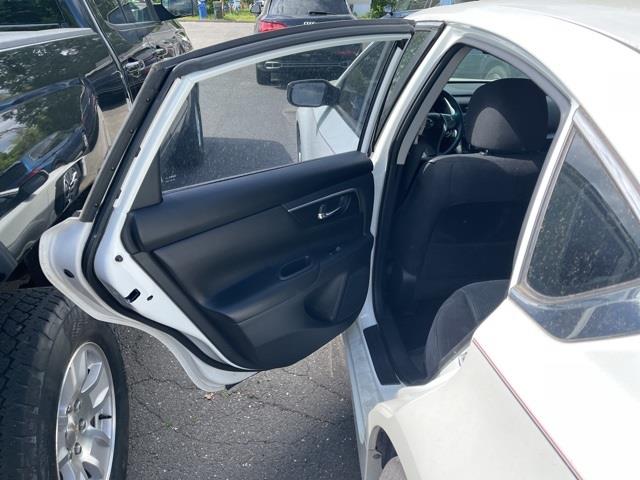 Used Nissan Altima 2.5 S 2015 | Blasius Federal Road. Brookfield, Connecticut Used Nissan Altima 2.5 S 2015 | Blasius Federal Road. Brookfield, Connecticut