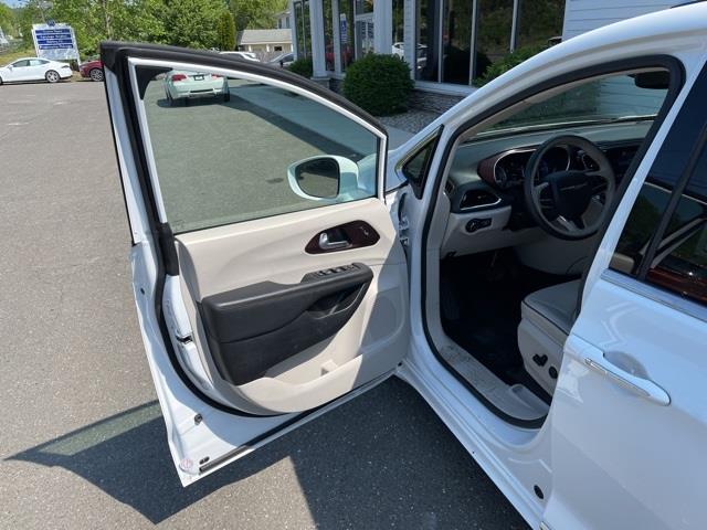 Used Chrysler Pacifica Limited 2020 | Blasius Federal Road. Brookfield, Connecticut Used Chrysler Pacifica Limited 2020 | Blasius Federal Road. Brookfield, Connecticut