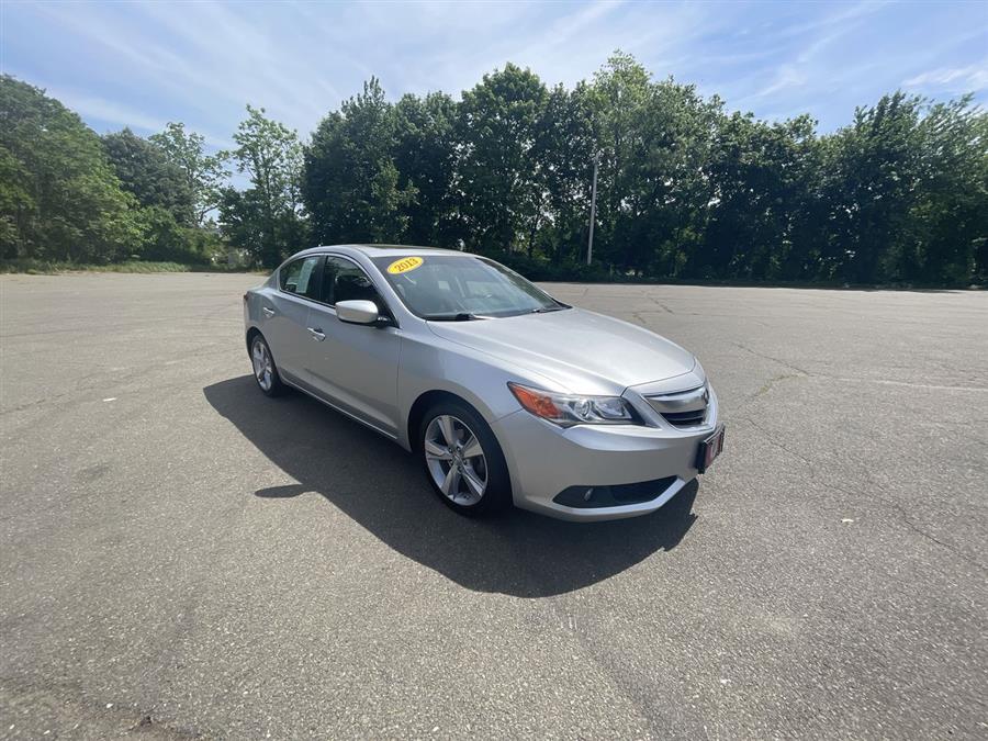 2013 Acura ILX 4dr Sdn 2.0L Tech Pkg, available for sale in Stratford, Connecticut | Wiz Leasing Inc. Stratford, Connecticut