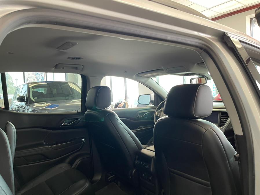 2017 GMC Acadia FWD 4dr SLT w/SLT-1, available for sale in Inwood, New York | 5 Towns Drive. Inwood, New York 2017 GMC Acadia FWD 4dr SLT w/SLT-1, available for sale in Inwood, New York | 5 Towns Drive. Inwood, New York