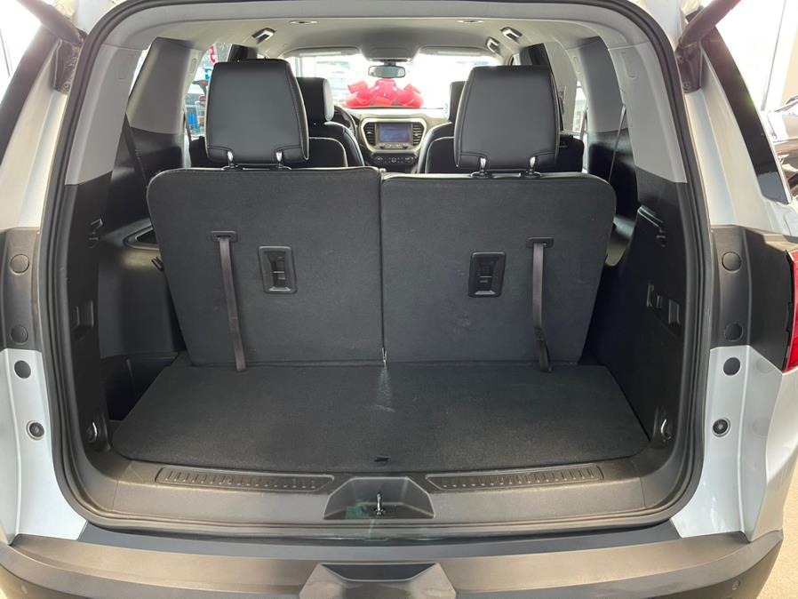 2017 GMC Acadia FWD 4dr SLT w/SLT-1, available for sale in Inwood, New York | 5 Towns Drive. Inwood, New York 2017 GMC Acadia FWD 4dr SLT w/SLT-1, available for sale in Inwood, New York | 5 Towns Drive. Inwood, New York
