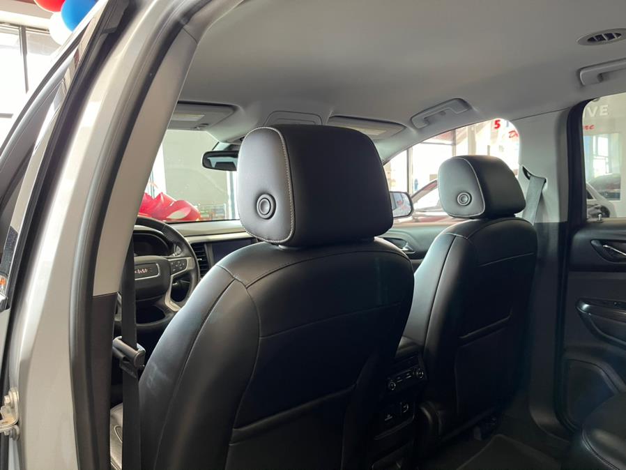 2017 GMC Acadia FWD 4dr SLT w/SLT-1, available for sale in Inwood, New York | 5 Towns Drive. Inwood, New York 2017 GMC Acadia FWD 4dr SLT w/SLT-1, available for sale in Inwood, New York | 5 Towns Drive. Inwood, New York