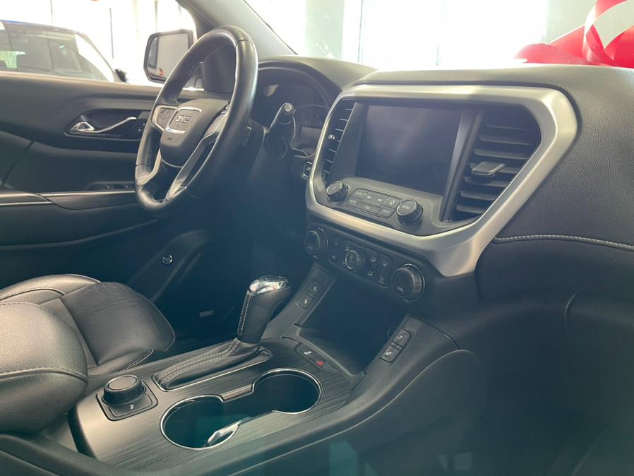 2017 GMC Acadia FWD 4dr SLT w/SLT-1, available for sale in Inwood, New York | 5 Towns Drive. Inwood, New York 2017 GMC Acadia FWD 4dr SLT w/SLT-1, available for sale in Inwood, New York | 5 Towns Drive. Inwood, New York