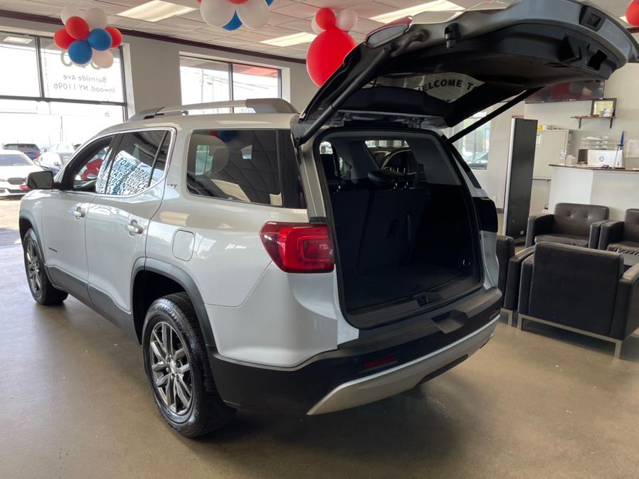 2017 GMC Acadia FWD 4dr SLT w/SLT-1, available for sale in Inwood, New York | 5 Towns Drive. Inwood, New York 2017 GMC Acadia FWD 4dr SLT w/SLT-1, available for sale in Inwood, New York | 5 Towns Drive. Inwood, New York