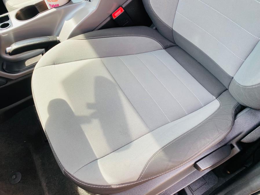 2013 Ford Escape FWD 4dr SE, available for sale in New Britain, Connecticut | Supreme Automotive. New Britain, Connecticut 2013 Ford Escape FWD 4dr SE, available for sale in New Britain, Connecticut | Supreme Automotive. New Britain, Connecticut