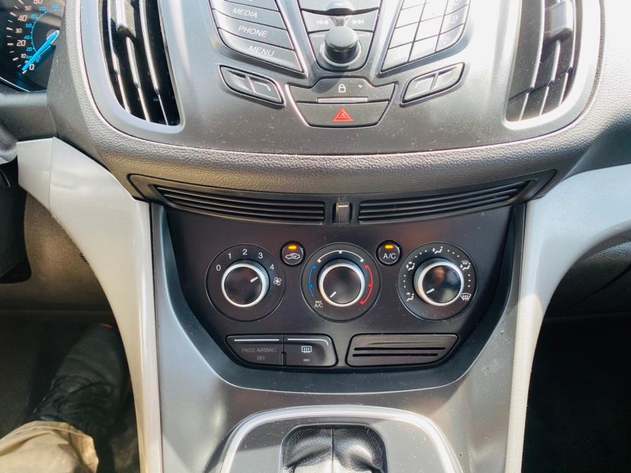 2013 Ford Escape FWD 4dr SE, available for sale in New Britain, Connecticut | Supreme Automotive. New Britain, Connecticut 2013 Ford Escape FWD 4dr SE, available for sale in New Britain, Connecticut | Supreme Automotive. New Britain, Connecticut