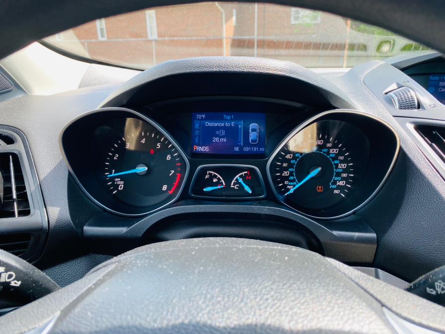 2013 Ford Escape FWD 4dr SE, available for sale in New Britain, Connecticut | Supreme Automotive. New Britain, Connecticut 2013 Ford Escape FWD 4dr SE, available for sale in New Britain, Connecticut | Supreme Automotive. New Britain, Connecticut