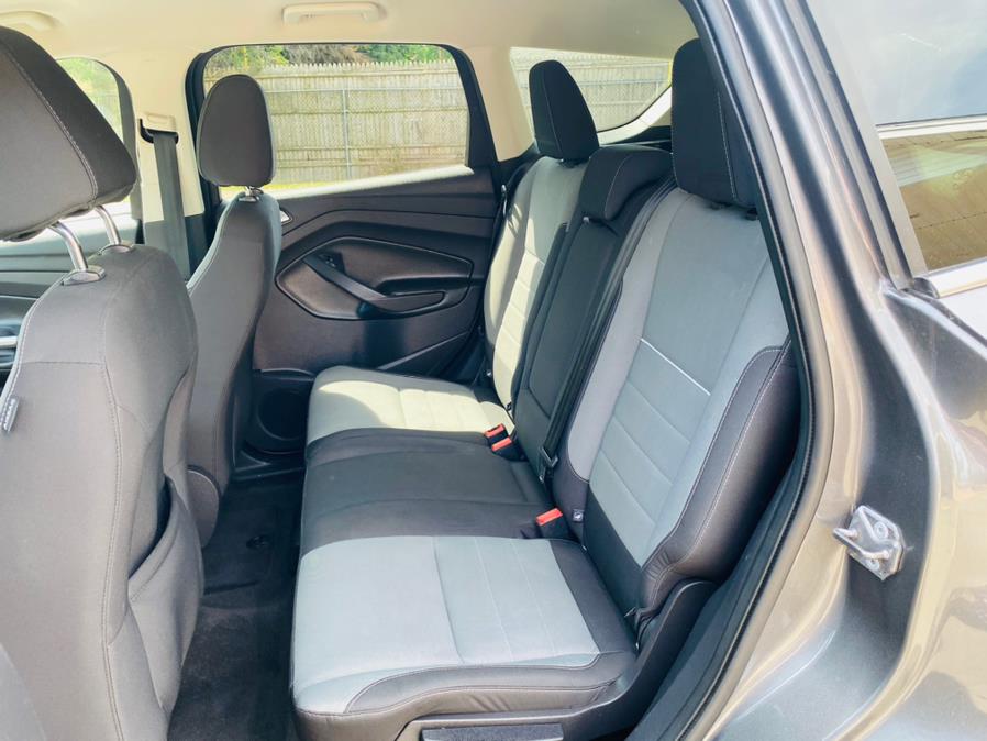 2013 Ford Escape FWD 4dr SE, available for sale in New Britain, Connecticut | Supreme Automotive. New Britain, Connecticut 2013 Ford Escape FWD 4dr SE, available for sale in New Britain, Connecticut | Supreme Automotive. New Britain, Connecticut