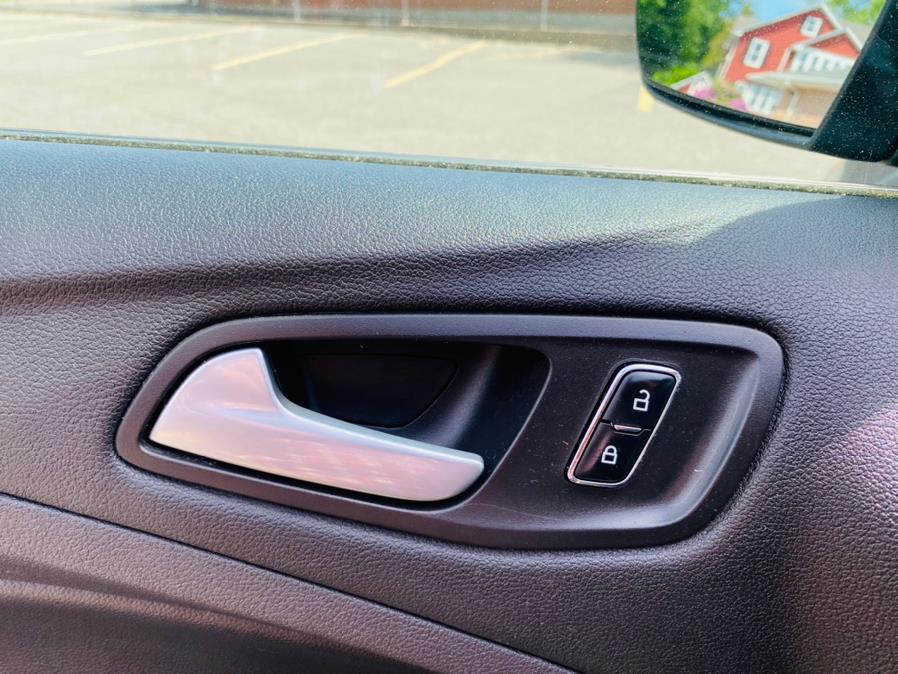 2013 Ford Escape FWD 4dr SE, available for sale in New Britain, Connecticut | Supreme Automotive. New Britain, Connecticut 2013 Ford Escape FWD 4dr SE, available for sale in New Britain, Connecticut | Supreme Automotive. New Britain, Connecticut