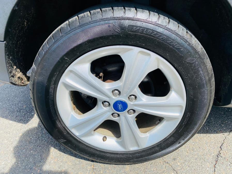 2013 Ford Escape FWD 4dr SE, available for sale in New Britain, Connecticut | Supreme Automotive. New Britain, Connecticut 2013 Ford Escape FWD 4dr SE, available for sale in New Britain, Connecticut | Supreme Automotive. New Britain, Connecticut