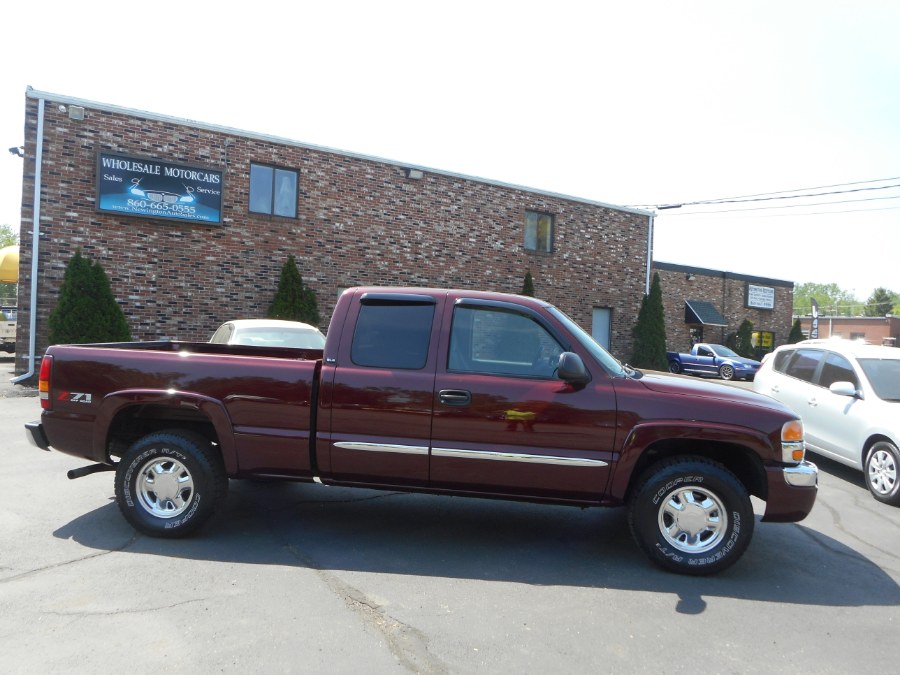 2003 GMC Sierra 1500 Ext Cab 143.5" WB 4WD SLE, available for sale in Newington, Connecticut | Wholesale Motorcars LLC. Newington, Connecticut
