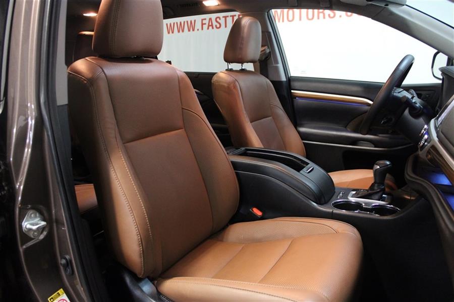 Used Toyota Highlander LIMITED 2019 | Fast Track Motors. Paterson, New Jersey Used Toyota Highlander LIMITED 2019 | Fast Track Motors. Paterson, New Jersey