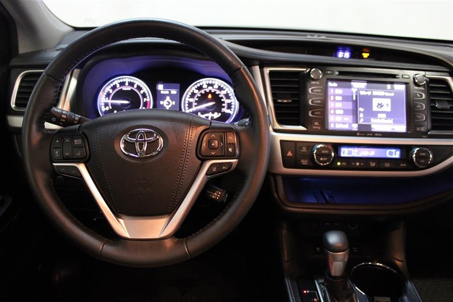 Used Toyota Highlander LIMITED 2019 | Fast Track Motors. Paterson, New Jersey Used Toyota Highlander LIMITED 2019 | Fast Track Motors. Paterson, New Jersey