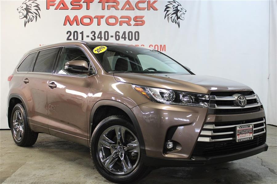 Used Toyota Highlander LIMITED 2019 | Fast Track Motors. Paterson, New Jersey Used Toyota Highlander LIMITED 2019 | Fast Track Motors. Paterson, New Jersey