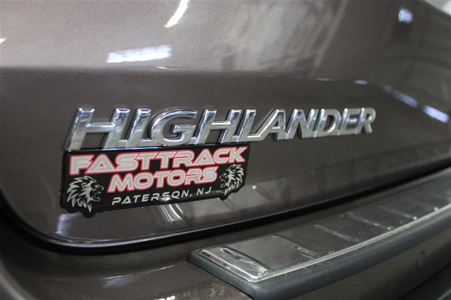 Used Toyota Highlander LIMITED 2019 | Fast Track Motors. Paterson, New Jersey Used Toyota Highlander LIMITED 2019 | Fast Track Motors. Paterson, New Jersey