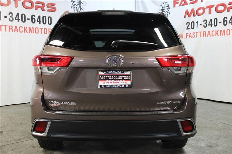 Used Toyota Highlander LIMITED 2019 | Fast Track Motors. Paterson, New Jersey Used Toyota Highlander LIMITED 2019 | Fast Track Motors. Paterson, New Jersey