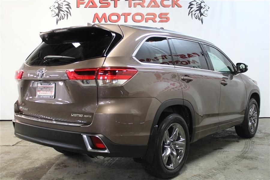 Used Toyota Highlander LIMITED 2019 | Fast Track Motors. Paterson, New Jersey Used Toyota Highlander LIMITED 2019 | Fast Track Motors. Paterson, New Jersey