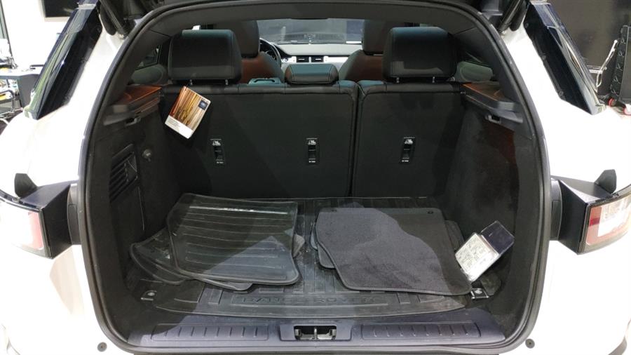 Used Land Rover Range Rover Evoque 5 Door SE 2017 | Dream Car Gallery. Woodbury, New York Used Land Rover Range Rover Evoque 5 Door SE 2017 | Dream Car Gallery. Woodbury, New York