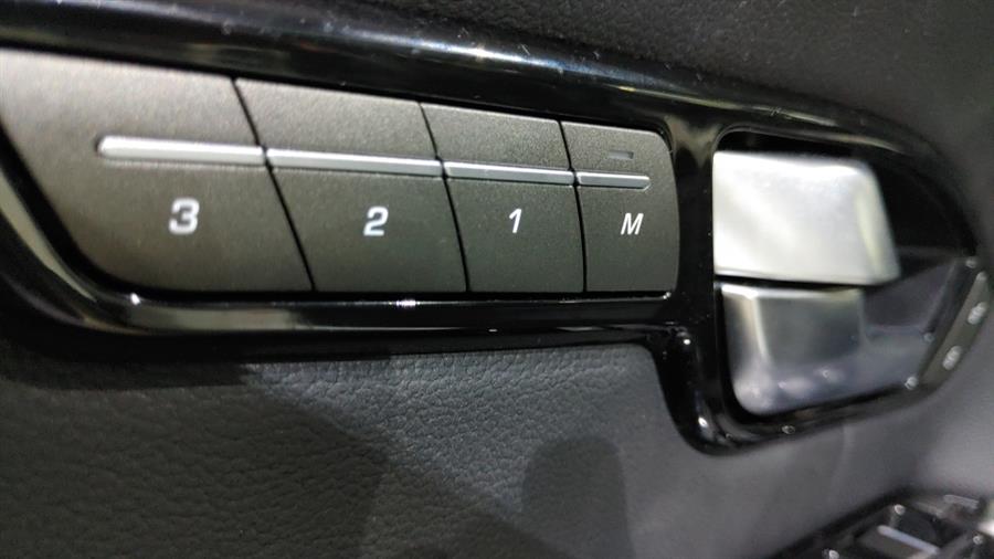 Used Land Rover Range Rover Evoque 5 Door SE 2017 | Dream Car Gallery. Woodbury, New York Used Land Rover Range Rover Evoque 5 Door SE 2017 | Dream Car Gallery. Woodbury, New York