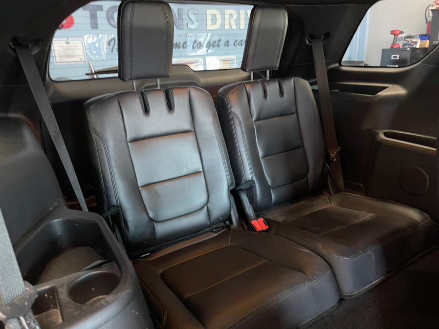 2016 Ford Explorer FWD 4dr XLT, available for sale in Inwood, New York | 5 Towns Drive. Inwood, New York 2016 Ford Explorer FWD 4dr XLT, available for sale in Inwood, New York | 5 Towns Drive. Inwood, New York