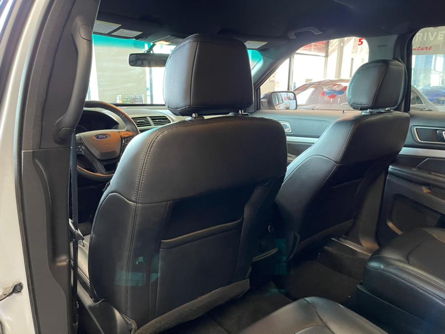 2016 Ford Explorer FWD 4dr XLT, available for sale in Inwood, New York | 5 Towns Drive. Inwood, New York 2016 Ford Explorer FWD 4dr XLT, available for sale in Inwood, New York | 5 Towns Drive. Inwood, New York
