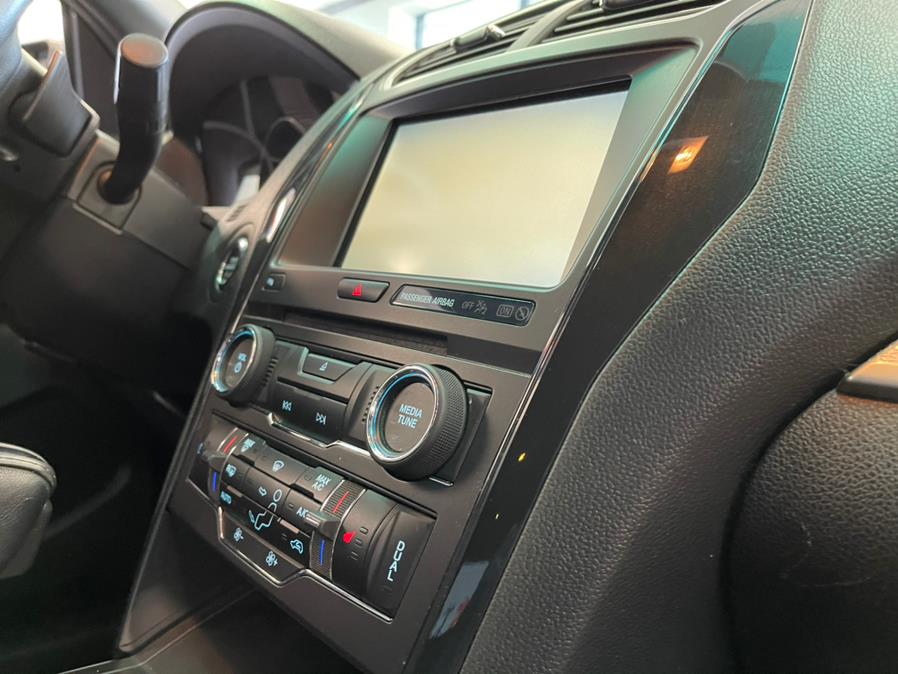 2016 Ford Explorer FWD 4dr XLT, available for sale in Inwood, New York | 5 Towns Drive. Inwood, New York 2016 Ford Explorer FWD 4dr XLT, available for sale in Inwood, New York | 5 Towns Drive. Inwood, New York