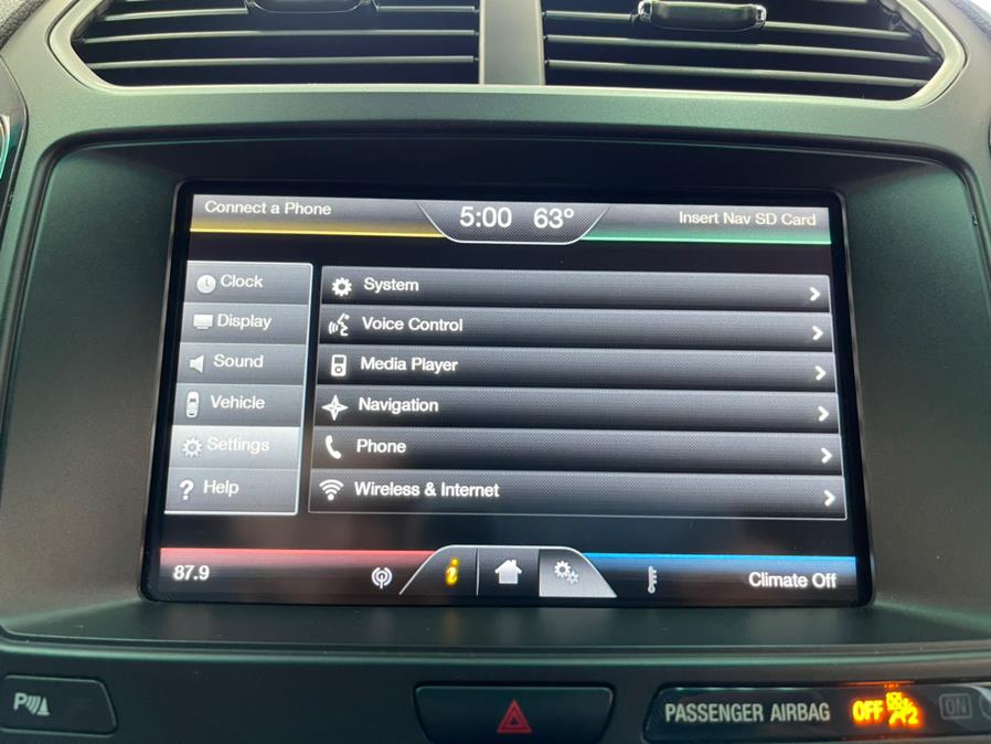 2016 Ford Explorer FWD 4dr XLT, available for sale in Inwood, New York | 5 Towns Drive. Inwood, New York 2016 Ford Explorer FWD 4dr XLT, available for sale in Inwood, New York | 5 Towns Drive. Inwood, New York