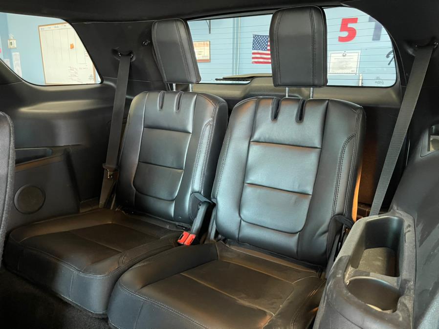 2016 Ford Explorer FWD 4dr XLT, available for sale in Inwood, New York | 5 Towns Drive. Inwood, New York 2016 Ford Explorer FWD 4dr XLT, available for sale in Inwood, New York | 5 Towns Drive. Inwood, New York
