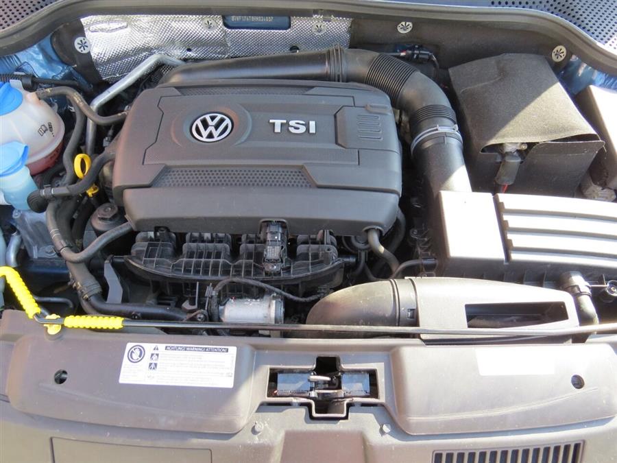 Used Volkswagen Beetle 1.8T Classic 2dr Coupe 2017 | Lake City Exports Inc. Auburn, Maine Used Volkswagen Beetle 1.8T Classic 2dr Coupe 2017 | Lake City Exports Inc. Auburn, Maine
