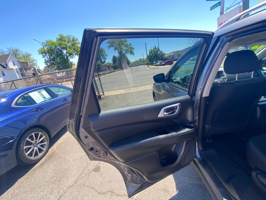 Used Nissan Pathfinder 4x4 S 2018 | VEB Auto Sales. Hartford, Connecticut Used Nissan Pathfinder 4x4 S 2018 | VEB Auto Sales. Hartford, Connecticut