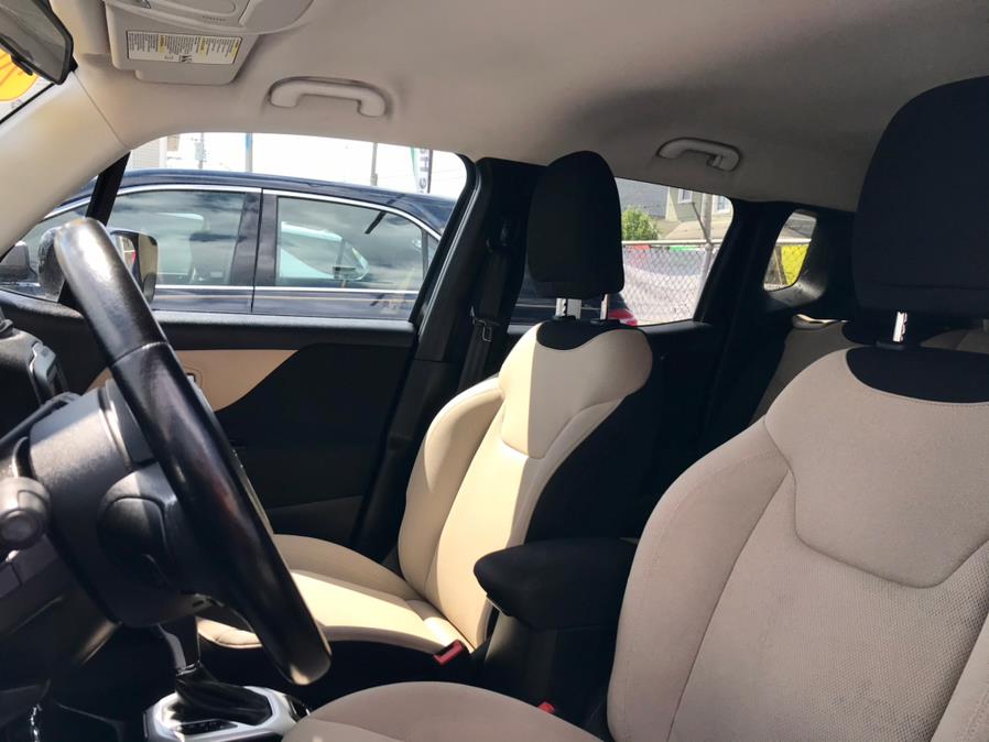 Used Jeep Renegade 4WD 4dr Latitude 2015 | Affordable Motors Inc. Bridgeport, Connecticut Used Jeep Renegade 4WD 4dr Latitude 2015 | Affordable Motors Inc. Bridgeport, Connecticut