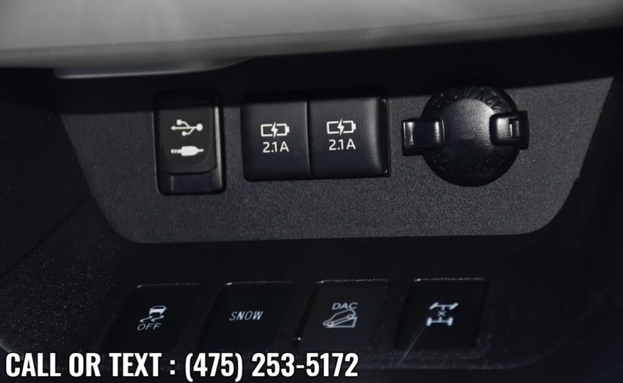 Used Toyota Highlander XLE V6 AWD 2018 | Highline Car Connection. Waterbury, Connecticut Used Toyota Highlander XLE V6 AWD 2018 | Highline Car Connection. Waterbury, Connecticut