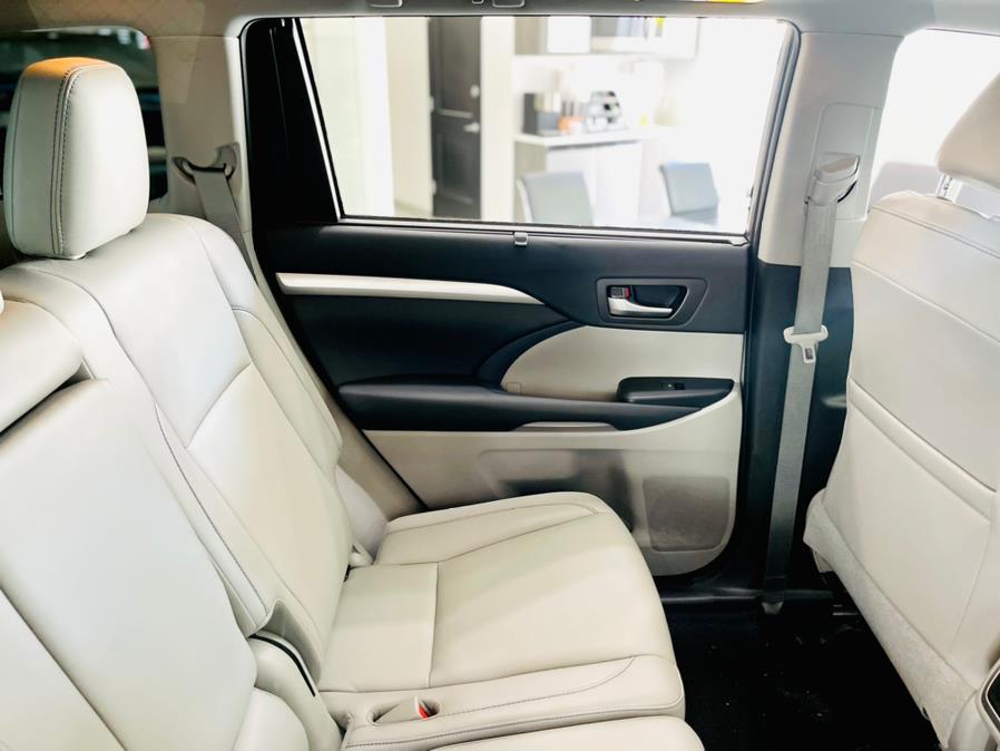 Used Toyota Highlander XLE V6 AWD (Natl) 2019 | Luxury Motor Club. Franklin Square, New York Used Toyota Highlander XLE V6 AWD (Natl) 2019 | Luxury Motor Club. Franklin Square, New York