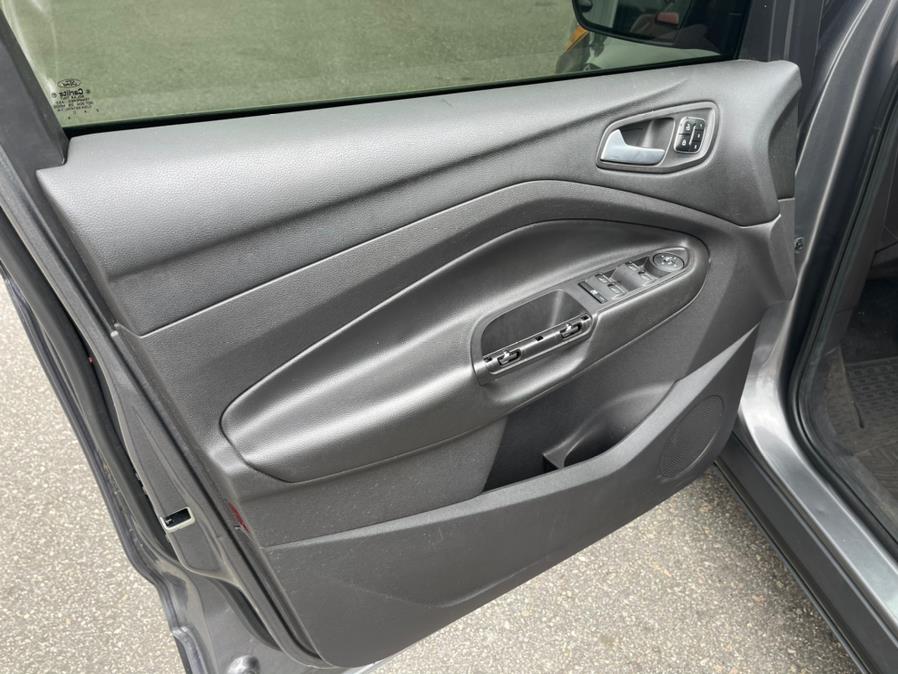 Used Ford Escape 4WD 4dr Titanium 2013 | Mike And Tony Auto Sales, Inc. South Windsor, Connecticut Used Ford Escape 4WD 4dr Titanium 2013 | Mike And Tony Auto Sales, Inc. South Windsor, Connecticut