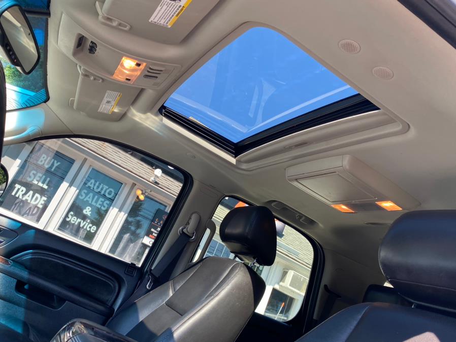 Used GMC Yukon AWD 4dr 1500 Denali 2011 | Lava Motors 2 Inc. Canton, Connecticut Used GMC Yukon AWD 4dr 1500 Denali 2011 | Lava Motors 2 Inc. Canton, Connecticut