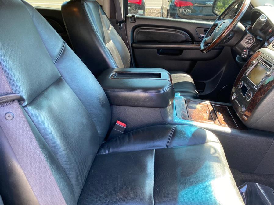 Used GMC Yukon AWD 4dr 1500 Denali 2011 | Lava Motors 2 Inc. Canton, Connecticut Used GMC Yukon AWD 4dr 1500 Denali 2011 | Lava Motors 2 Inc. Canton, Connecticut