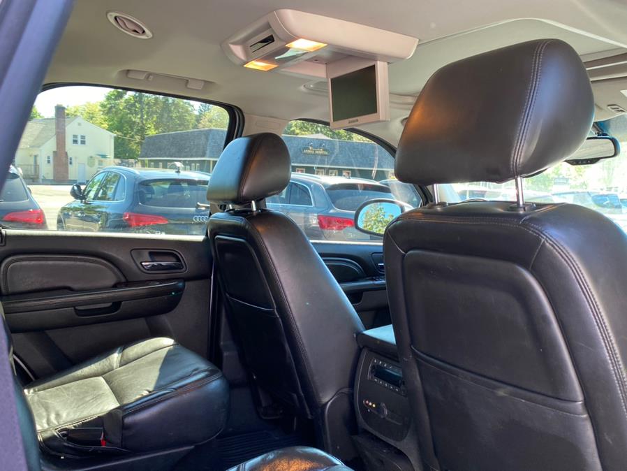 Used GMC Yukon AWD 4dr 1500 Denali 2011 | Lava Motors 2 Inc. Canton, Connecticut Used GMC Yukon AWD 4dr 1500 Denali 2011 | Lava Motors 2 Inc. Canton, Connecticut