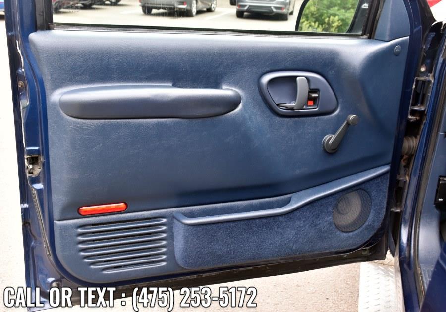 Used Chevrolet C/K 2500 HD Reg Cab 131.5" WB C6P 1999 | Highline Car Connection. Waterbury, Connecticut Used Chevrolet C/K 2500 HD Reg Cab 131.5" WB C6P 1999 | Highline Car Connection. Waterbury, Connecticut