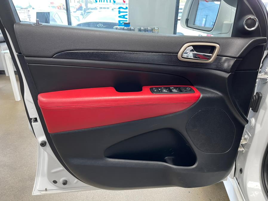 2014 Jeep Grand Cherokee 4WD 4dr Laredo Altitude, available for sale in Inwood, New York | 5 Towns Drive. Inwood, New York 2014 Jeep Grand Cherokee 4WD 4dr Laredo Altitude, available for sale in Inwood, New York | 5 Towns Drive. Inwood, New York