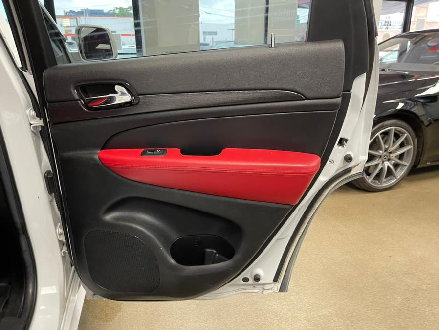 2014 Jeep Grand Cherokee 4WD 4dr Laredo Altitude, available for sale in Inwood, New York | 5 Towns Drive. Inwood, New York 2014 Jeep Grand Cherokee 4WD 4dr Laredo Altitude, available for sale in Inwood, New York | 5 Towns Drive. Inwood, New York