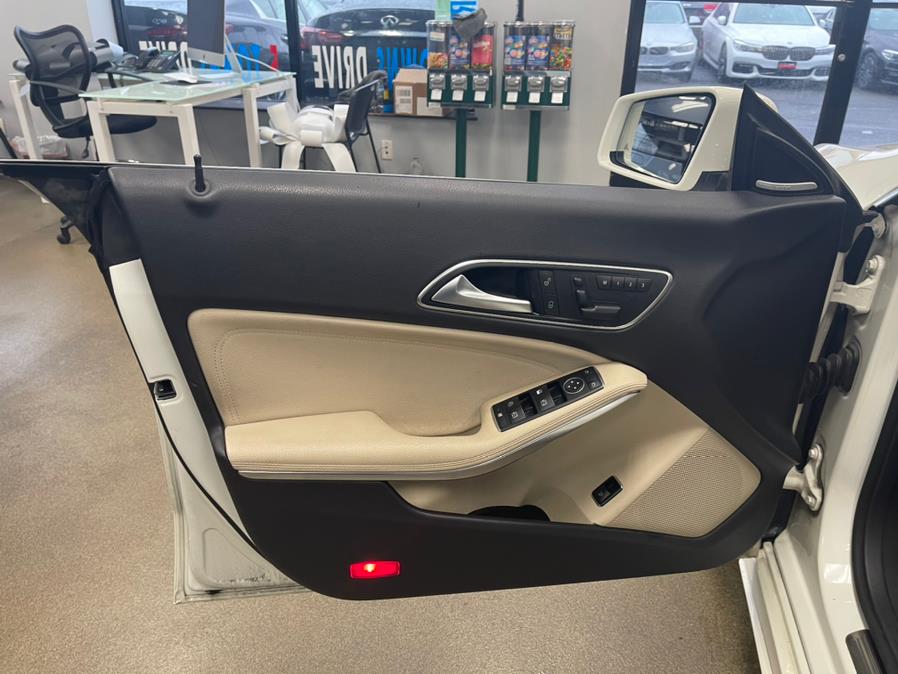 Used Mercedes-Benz CLA-Class 4dr Sdn CLA 250 4MATIC 2015 | 5 Towns Drive. Inwood, New York Used Mercedes-Benz CLA-Class 4dr Sdn CLA 250 4MATIC 2015 | 5 Towns Drive. Inwood, New York