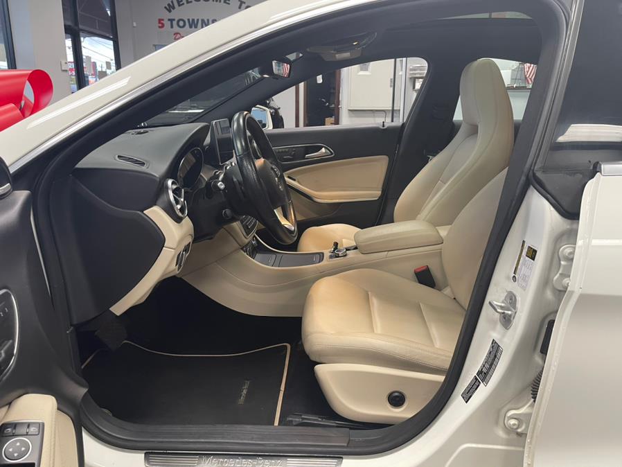 Used Mercedes-Benz CLA-Class 4dr Sdn CLA 250 4MATIC 2015 | 5 Towns Drive. Inwood, New York Used Mercedes-Benz CLA-Class 4dr Sdn CLA 250 4MATIC 2015 | 5 Towns Drive. Inwood, New York