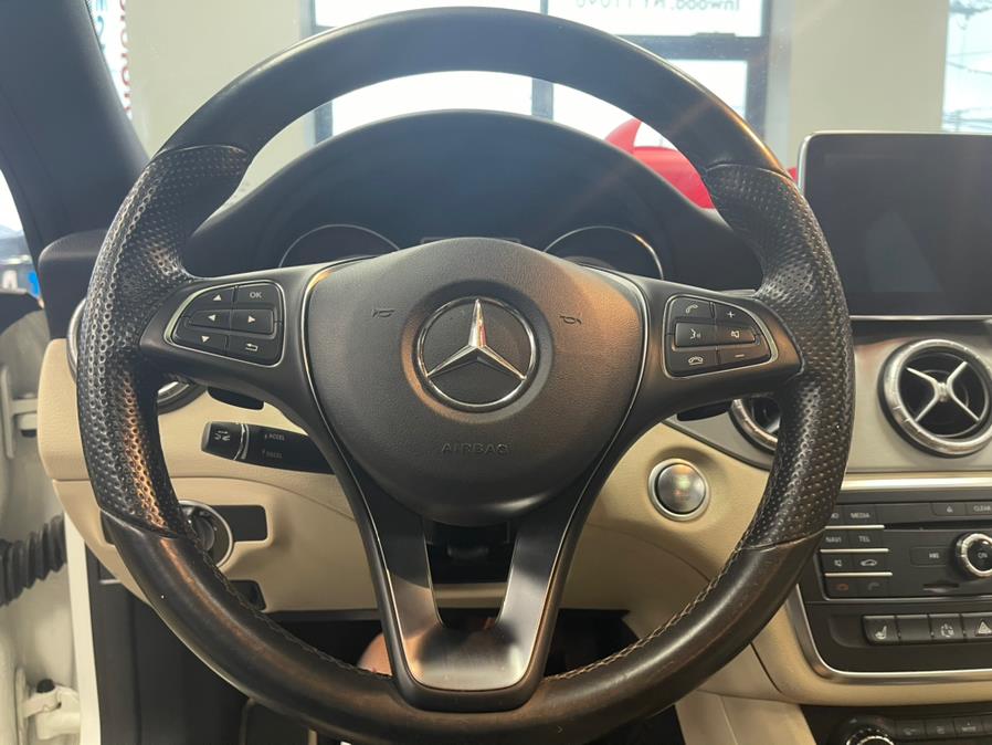 Used Mercedes-Benz CLA-Class 4dr Sdn CLA 250 4MATIC 2015 | 5 Towns Drive. Inwood, New York Used Mercedes-Benz CLA-Class 4dr Sdn CLA 250 4MATIC 2015 | 5 Towns Drive. Inwood, New York